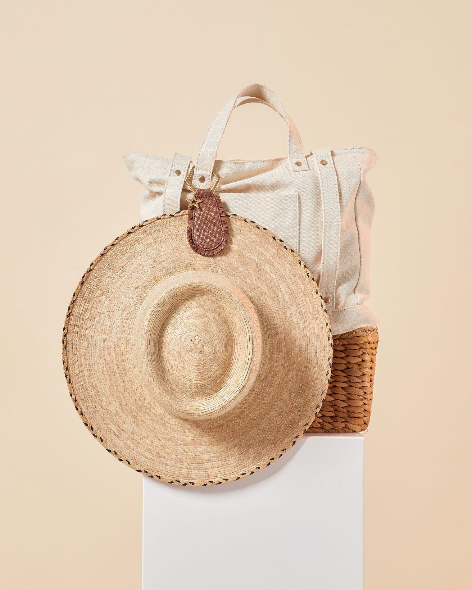 Beach Tote Hat Holder & Clip - LSPACE X Toptote | LSPACE Discount